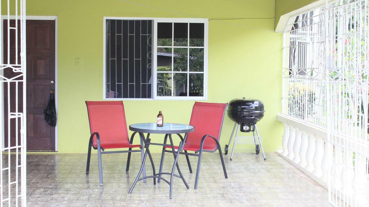Ritashomeawayfromhome Ocho Rios Exterior photo